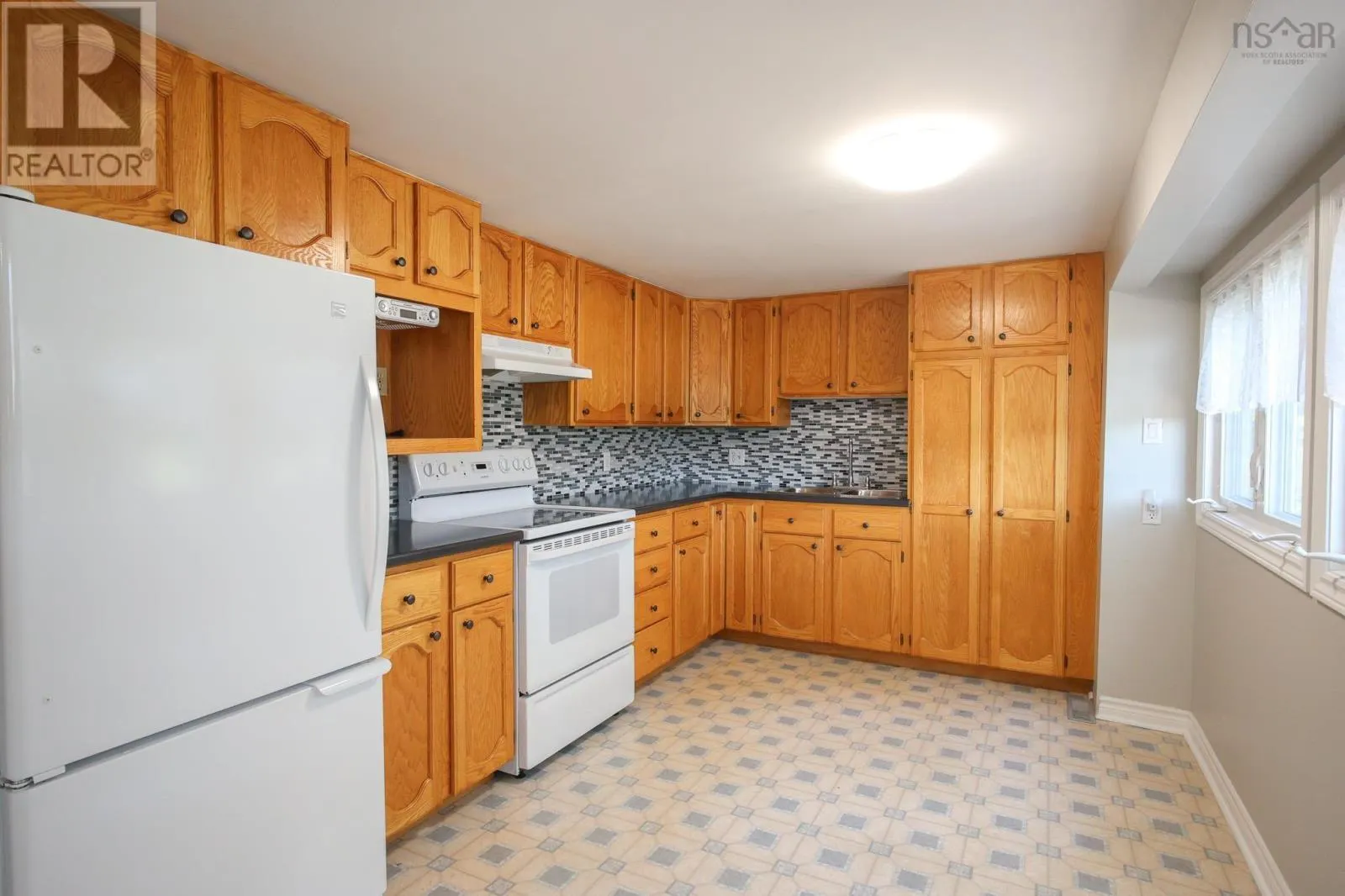 17600 & 17604 Highway 103