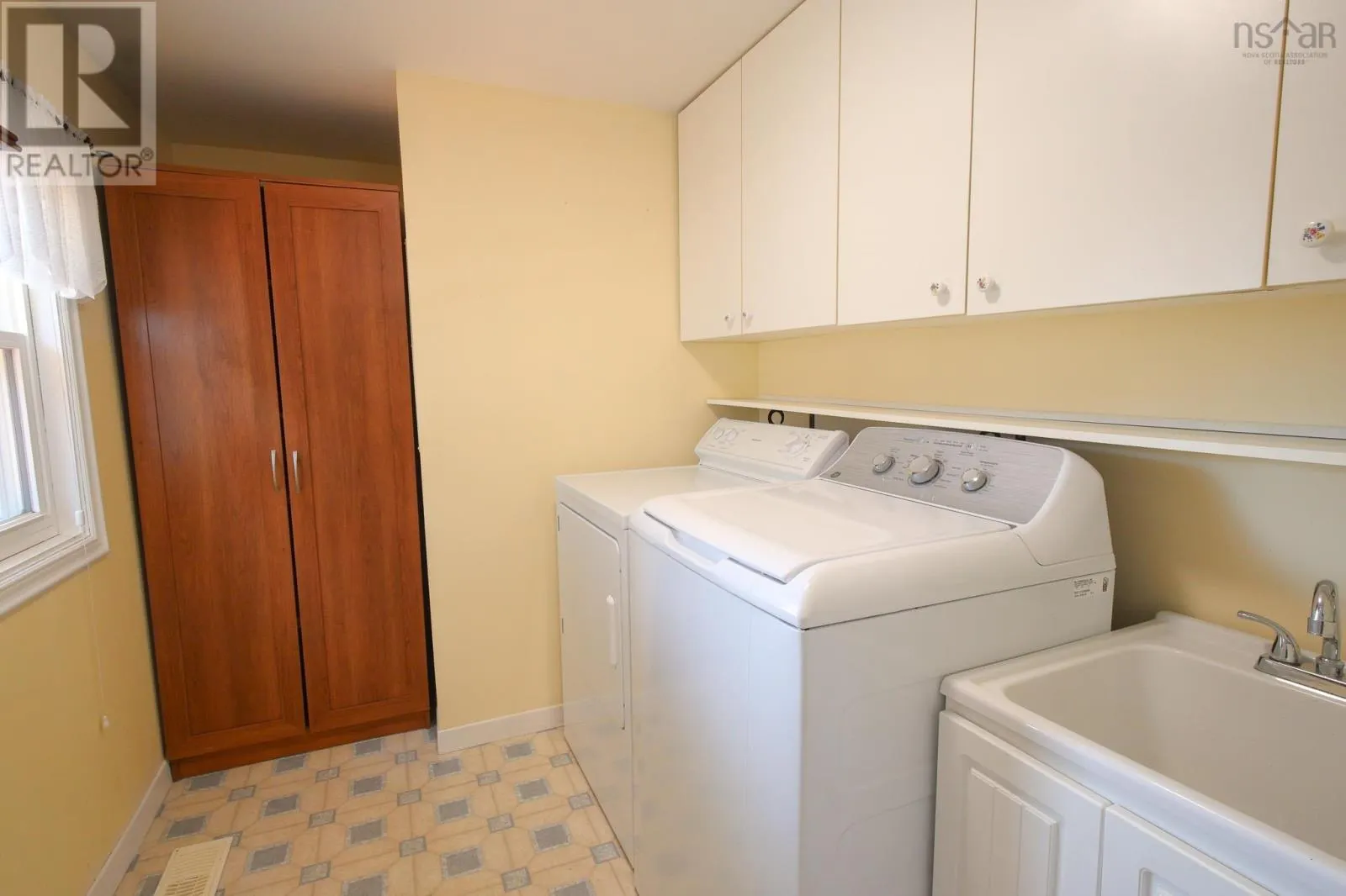 17600 & 17604 Highway 103