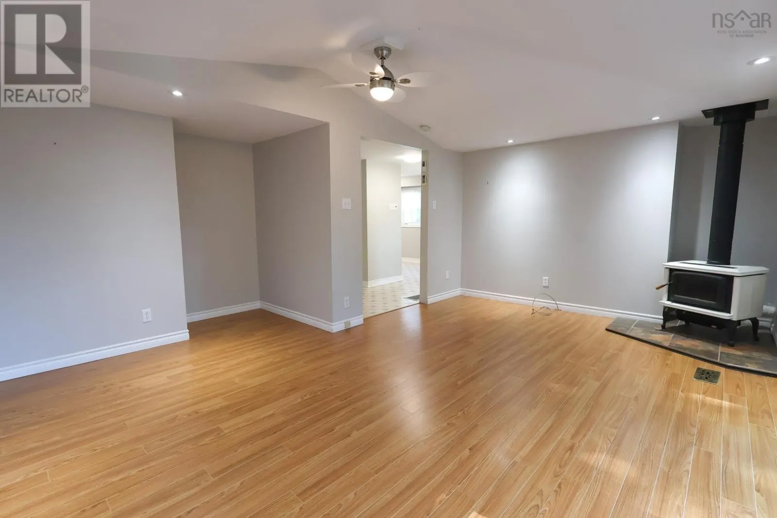 17600 & 17604 Highway 103