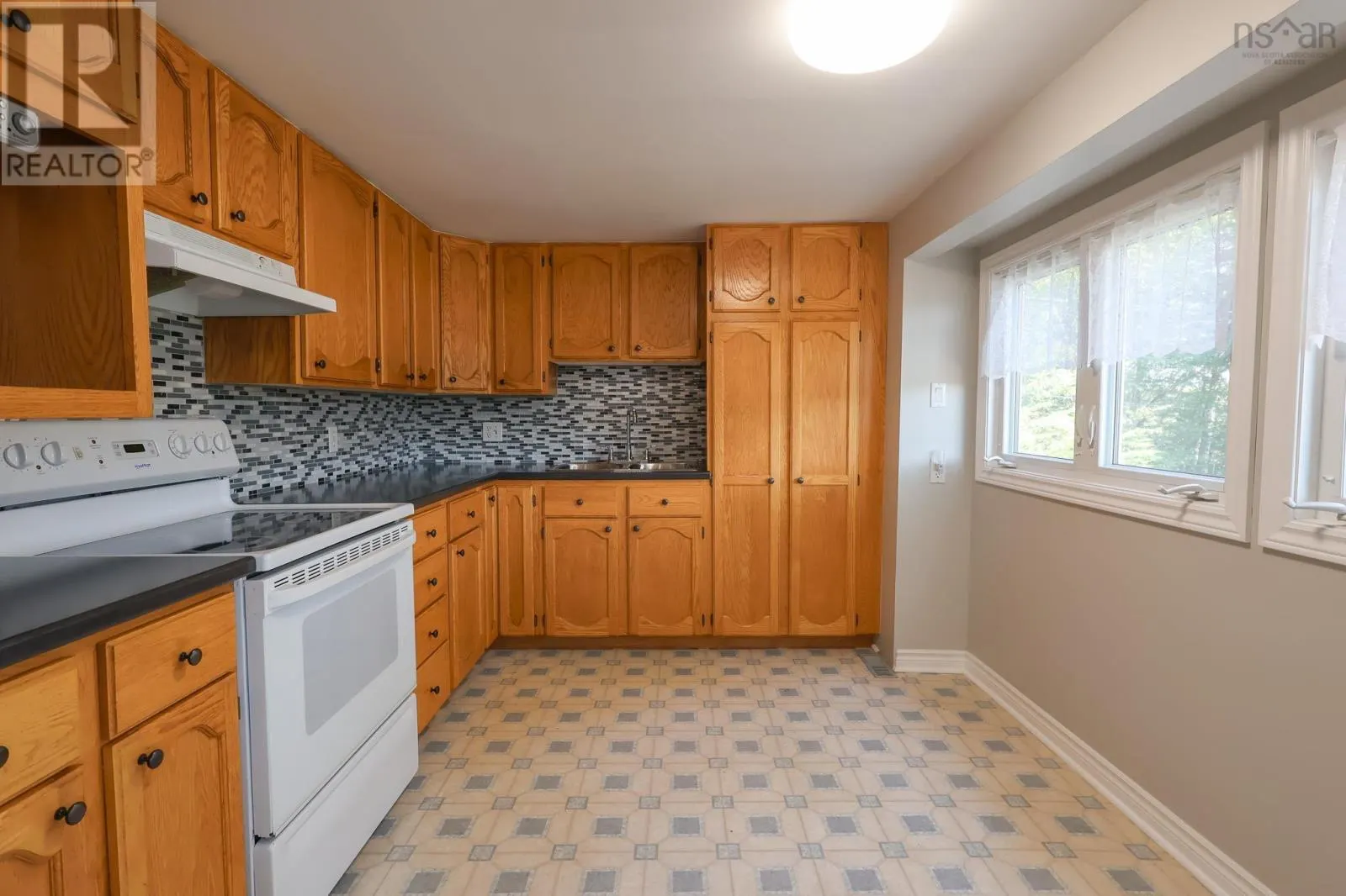 17600 & 17604 Highway 103