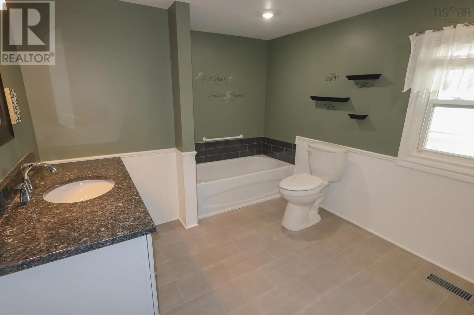 17600 & 17604 Highway 103