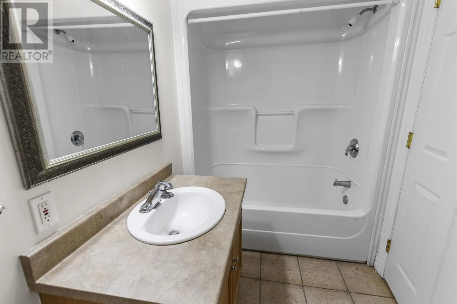 3 17 Heatherway Drive