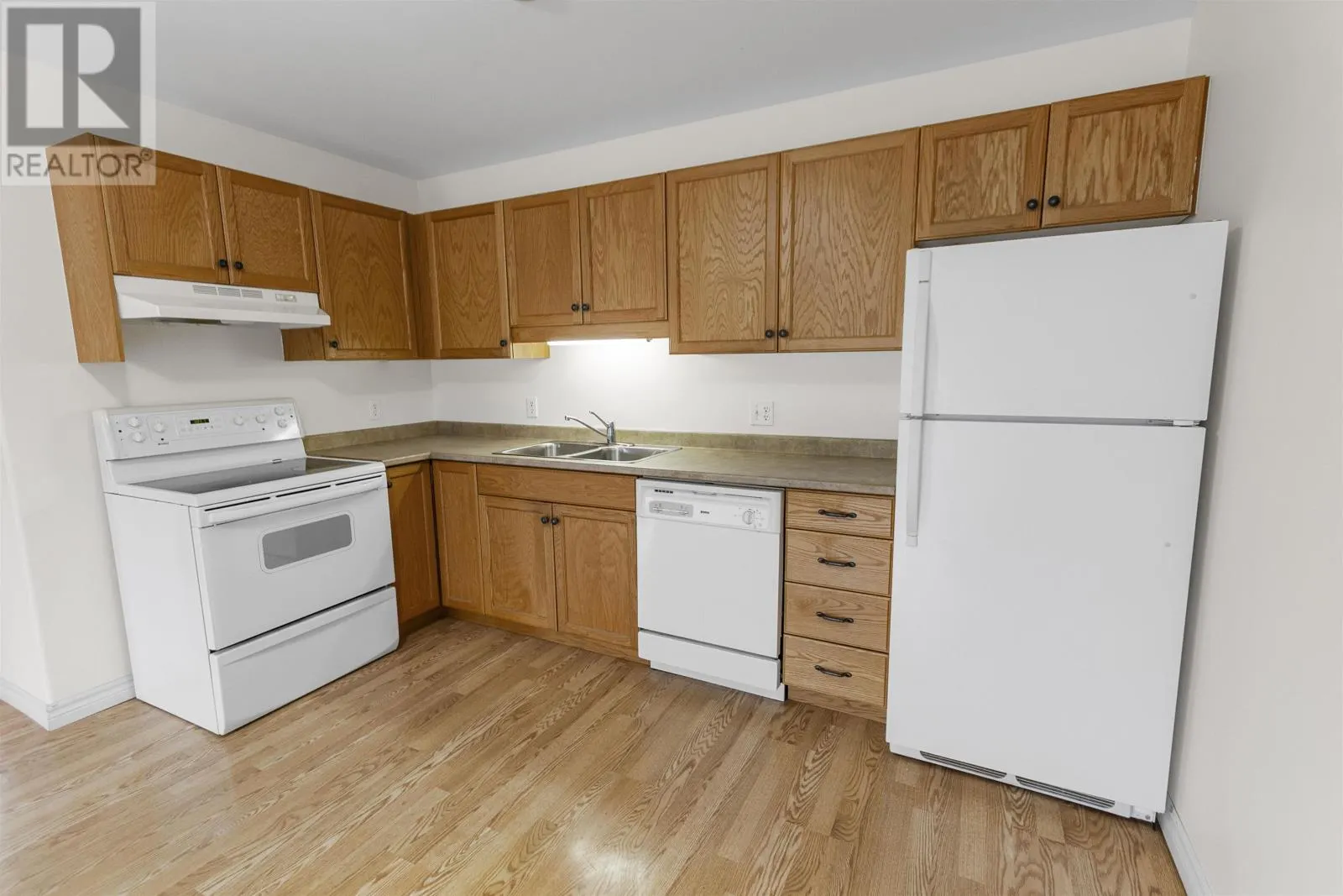 3 17 Heatherway Drive