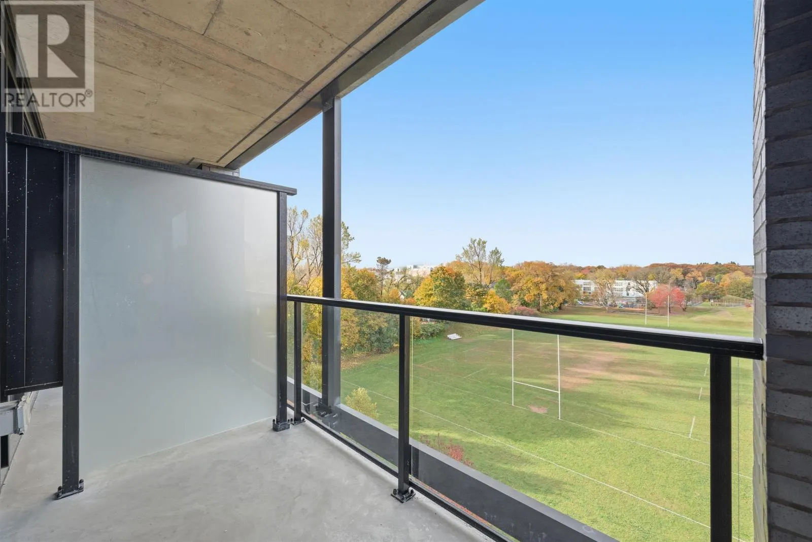 602 1048 Wellington Street