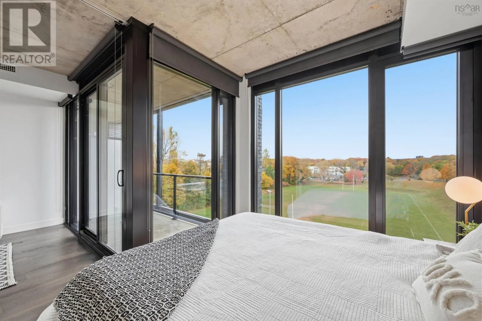 602 1048 Wellington Street