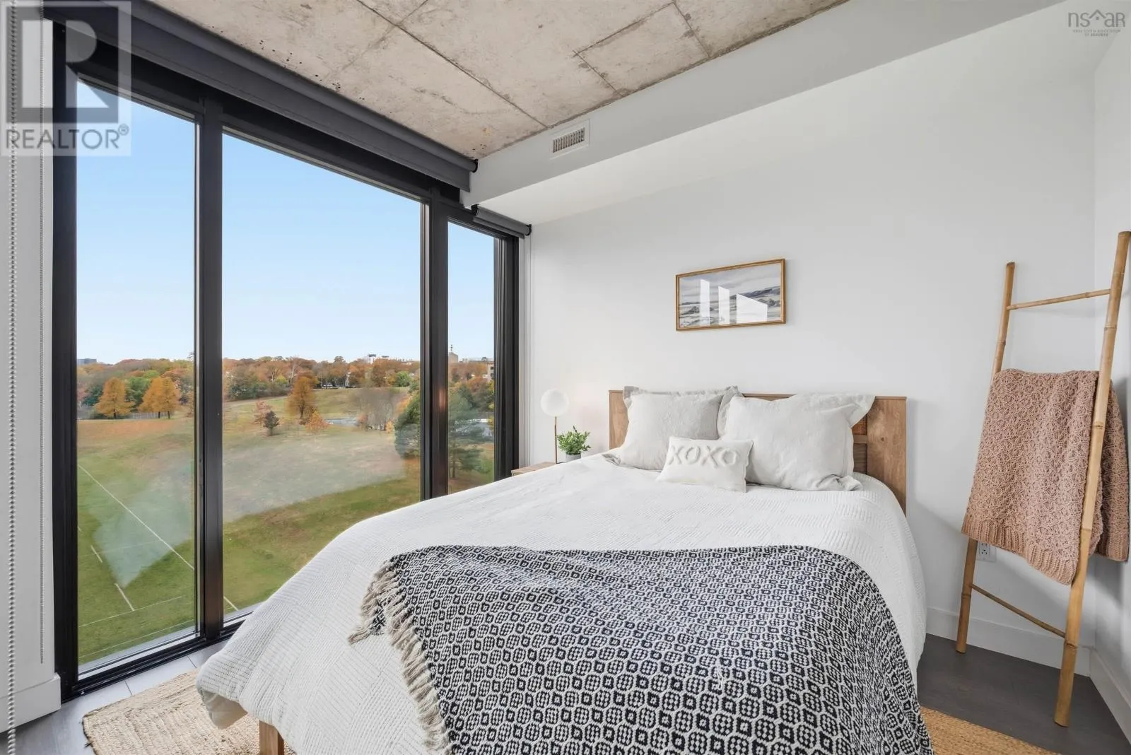 602 1048 Wellington Street