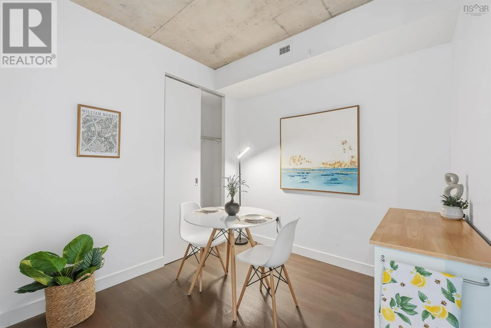 602 1048 Wellington Street