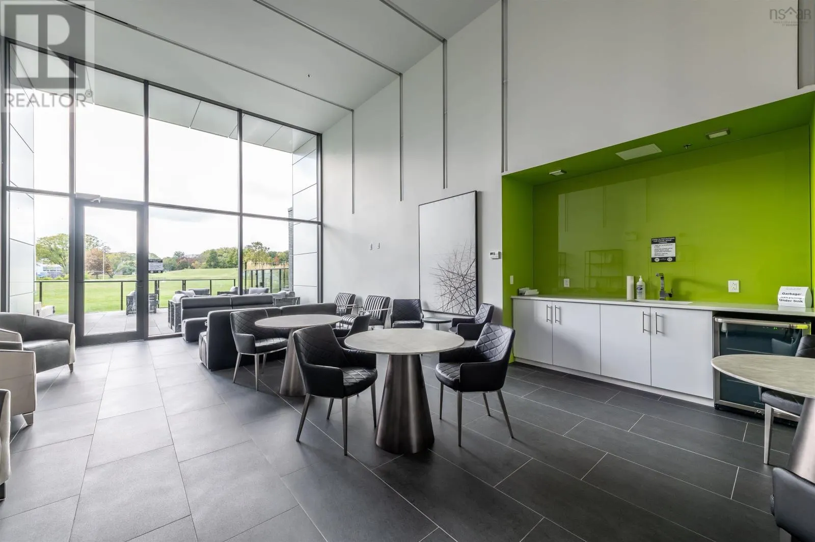 602 1048 Wellington Street