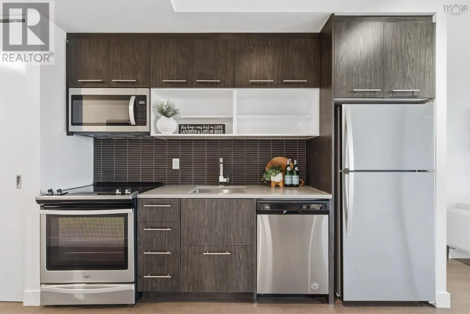 602 1048 Wellington Street