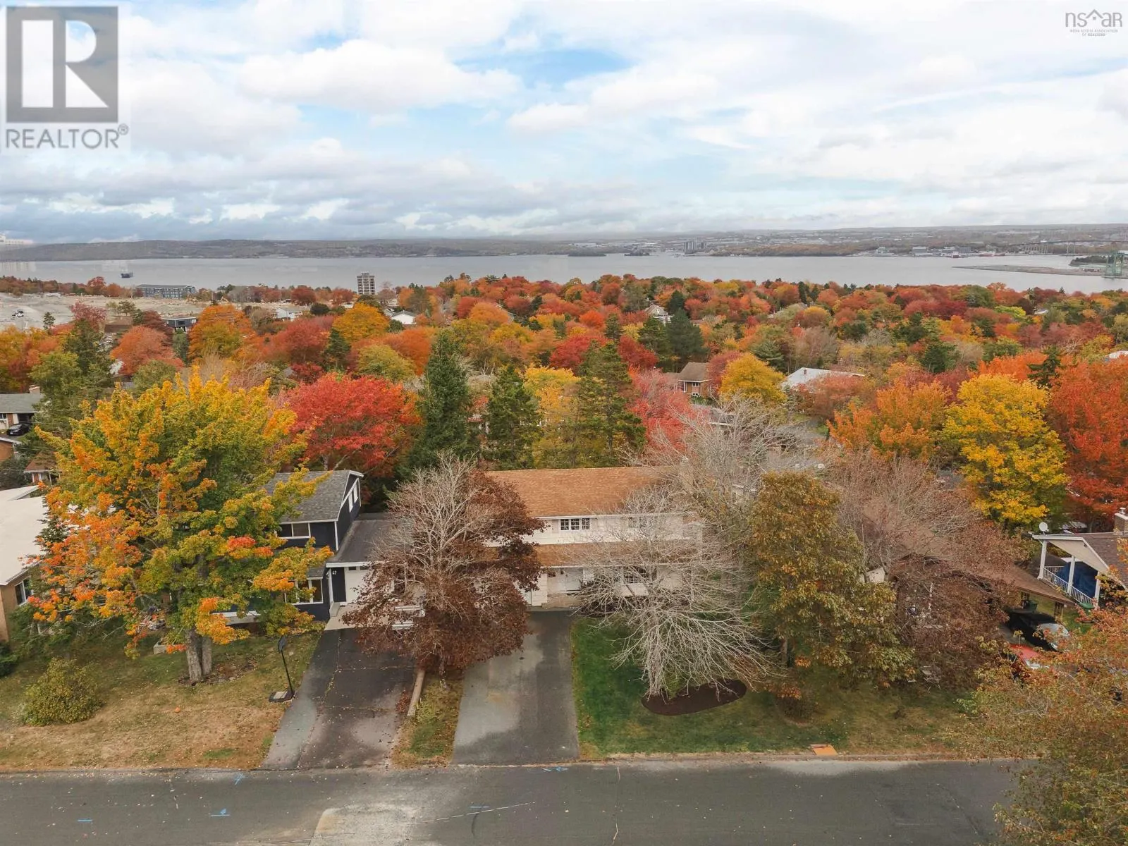 43 Deepwood Crescent