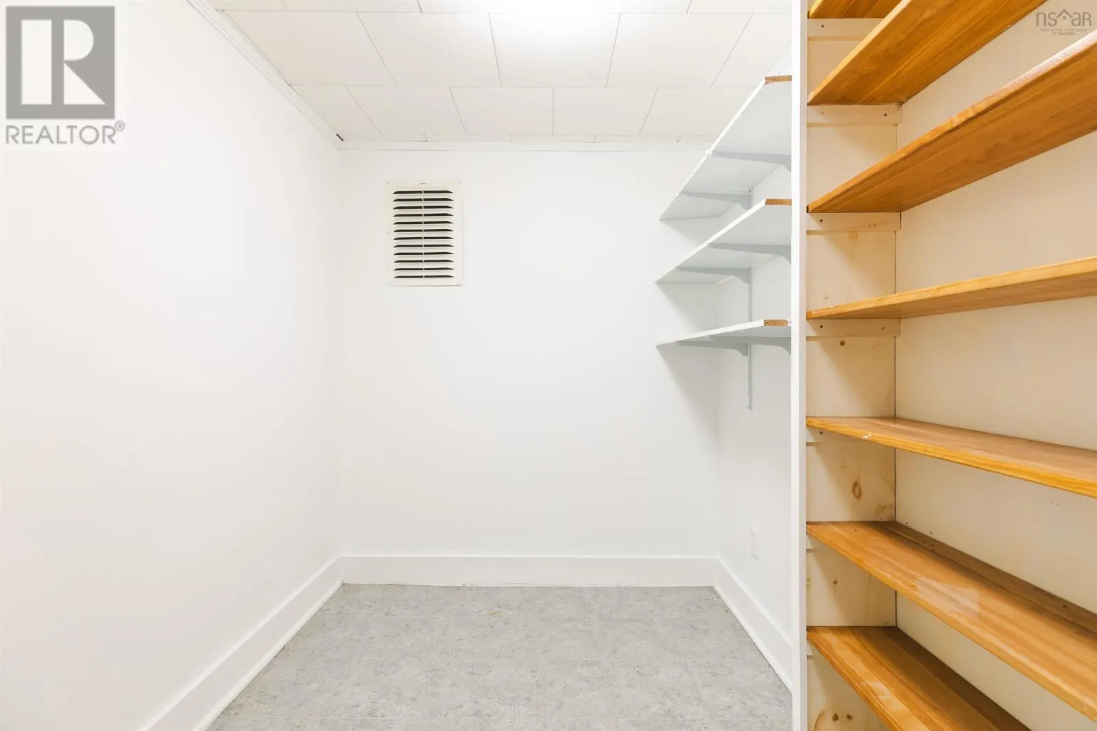 43 Deepwood Crescent