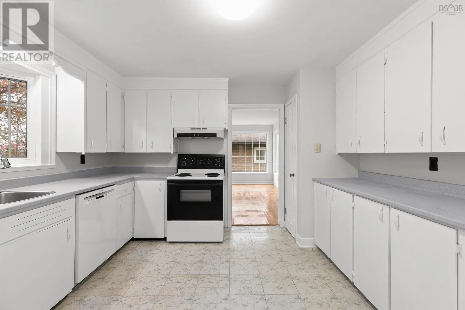 43 Deepwood Crescent