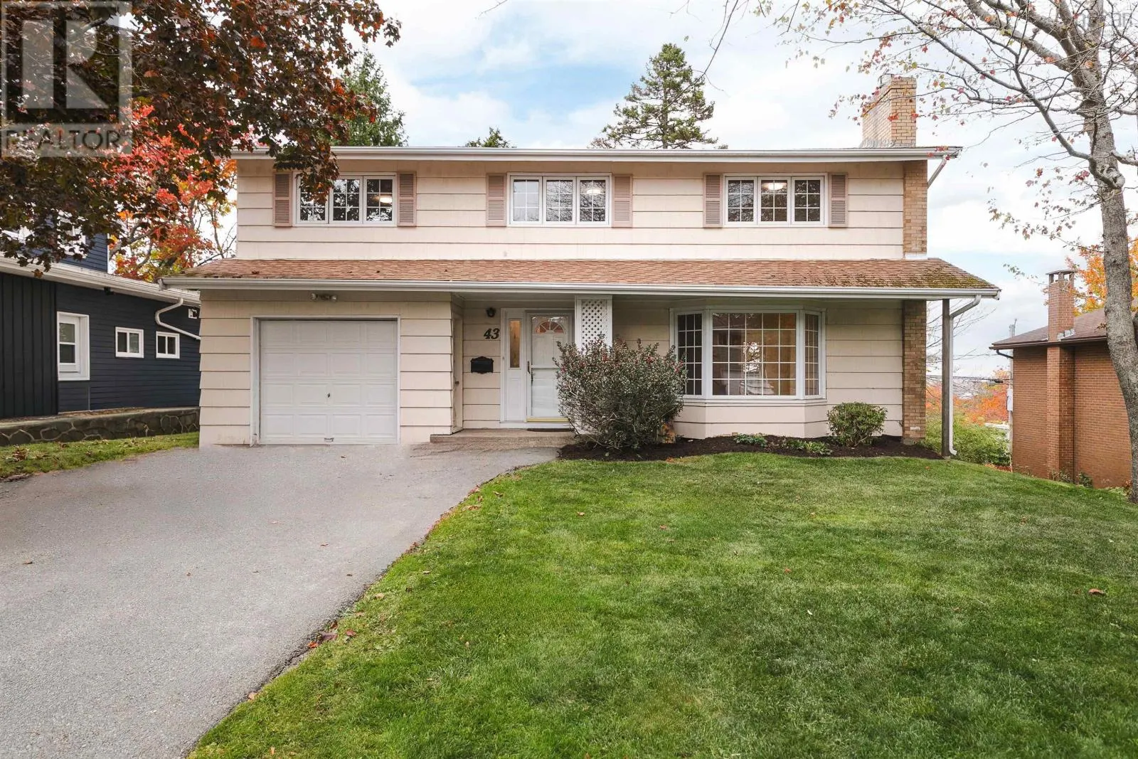 43 Deepwood Crescent