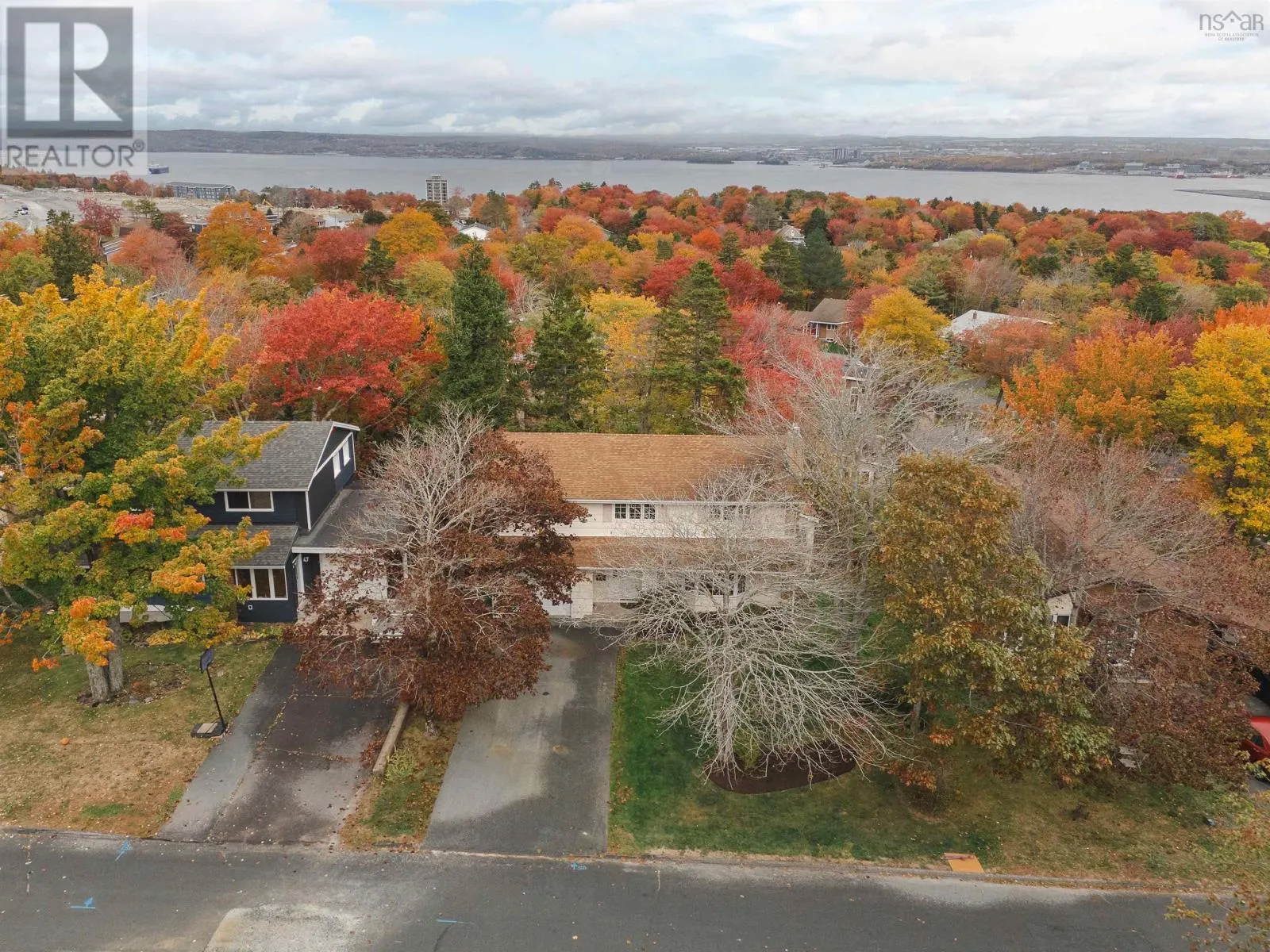 43 Deepwood Crescent