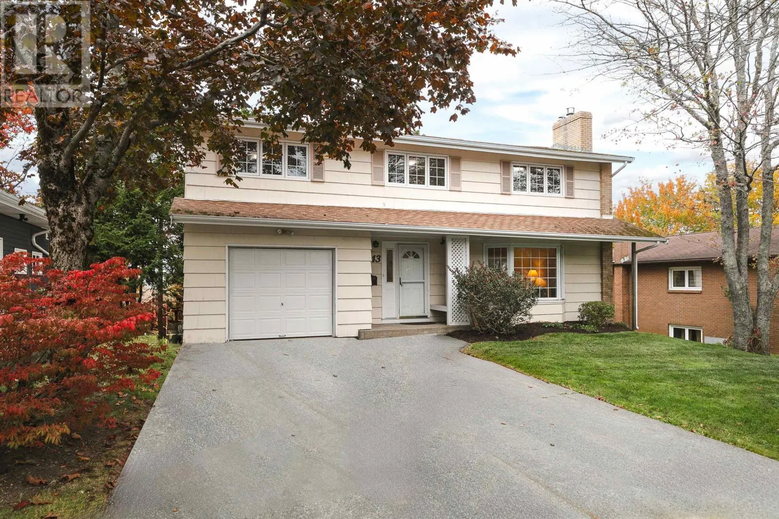 43 Deepwood Crescent