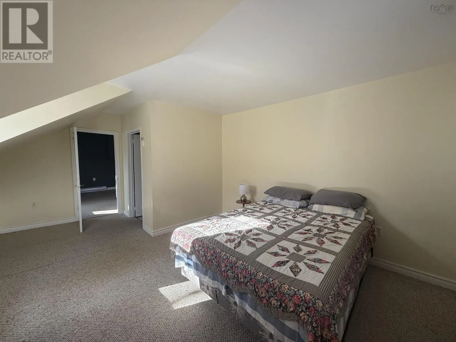 2774 East River West Side Route