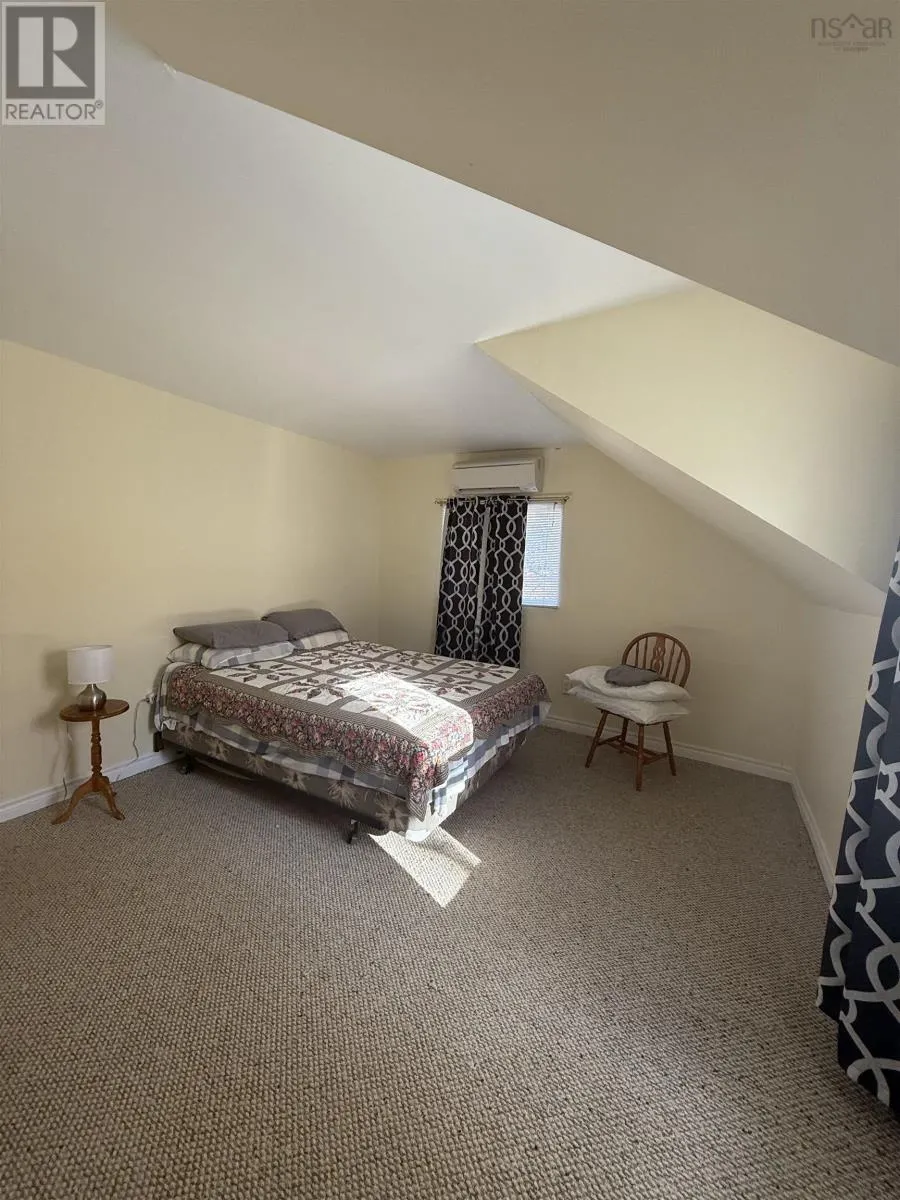 2774 East River West Side Route