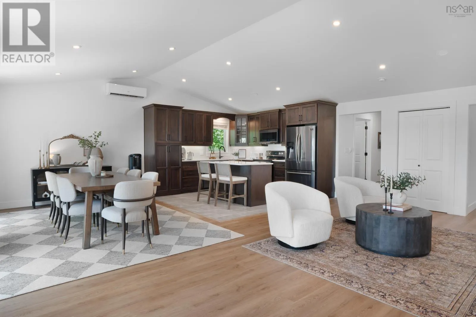 40 Martins Point Road