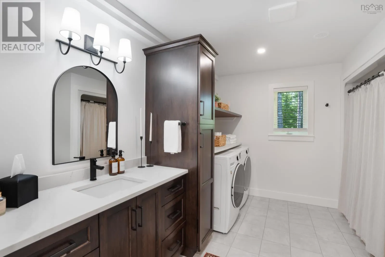 40 Martins Point Road