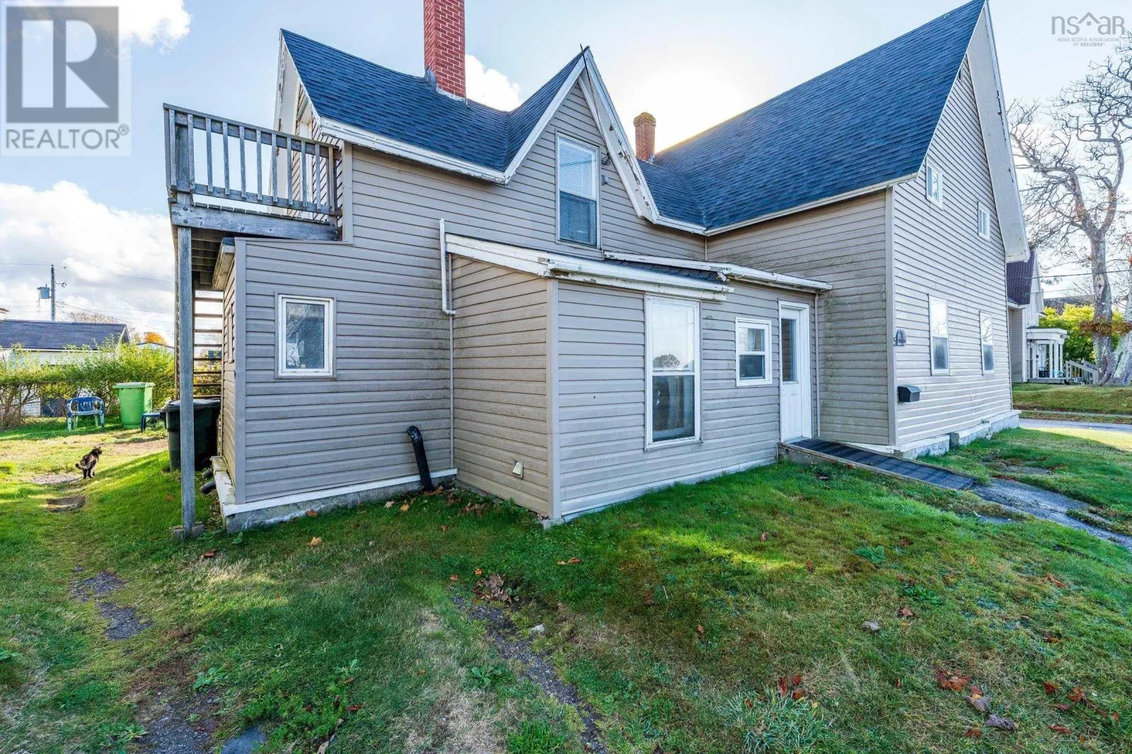 16 Commercial Street