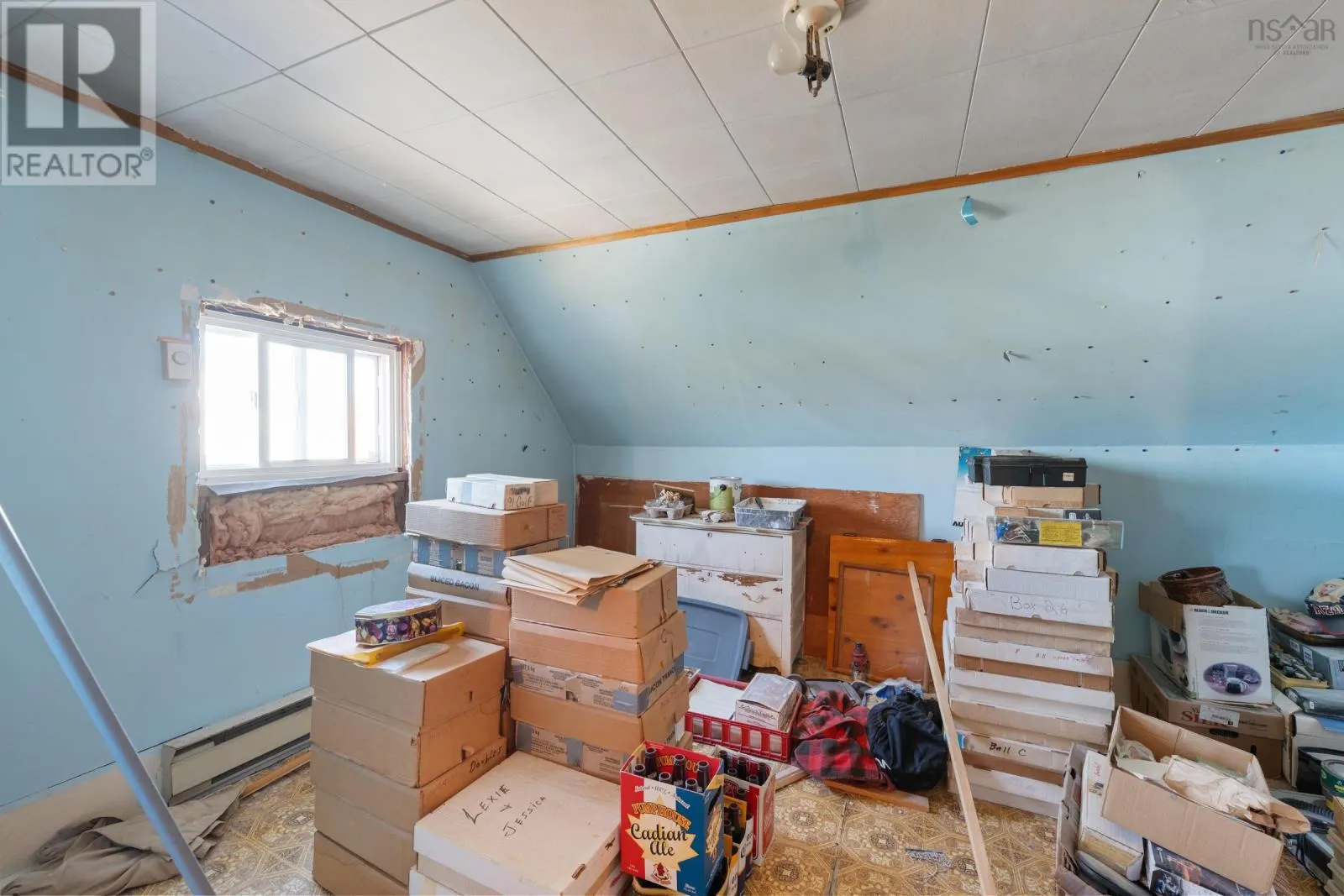 16 Commercial Street