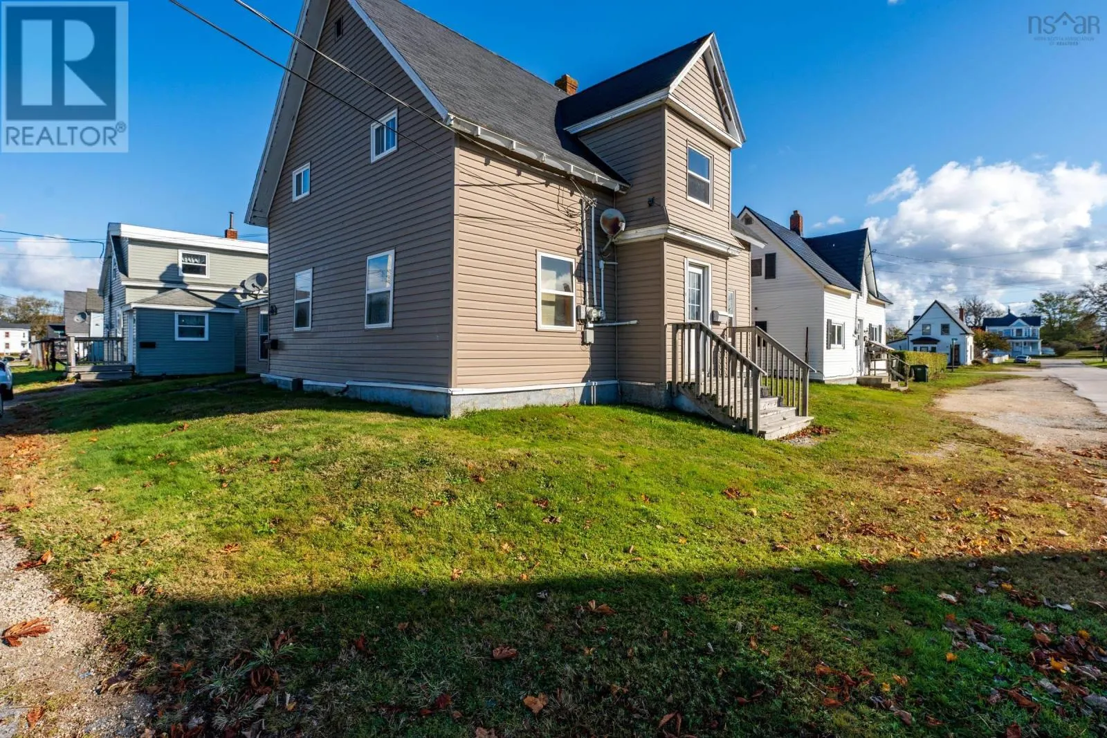 16 Commercial Street