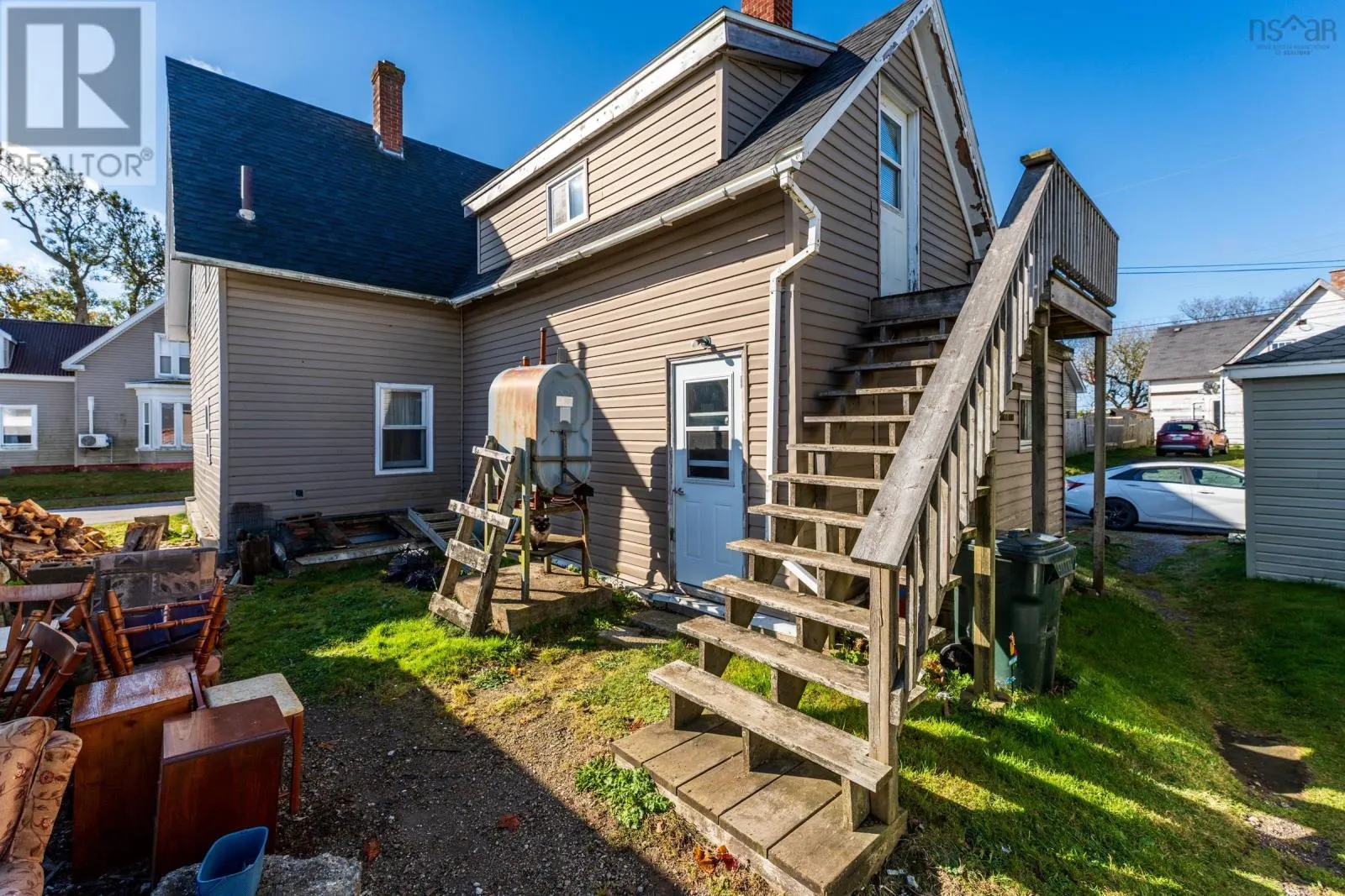 16 Commercial Street