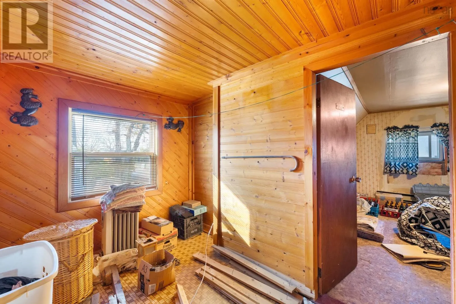 16 Commercial Street