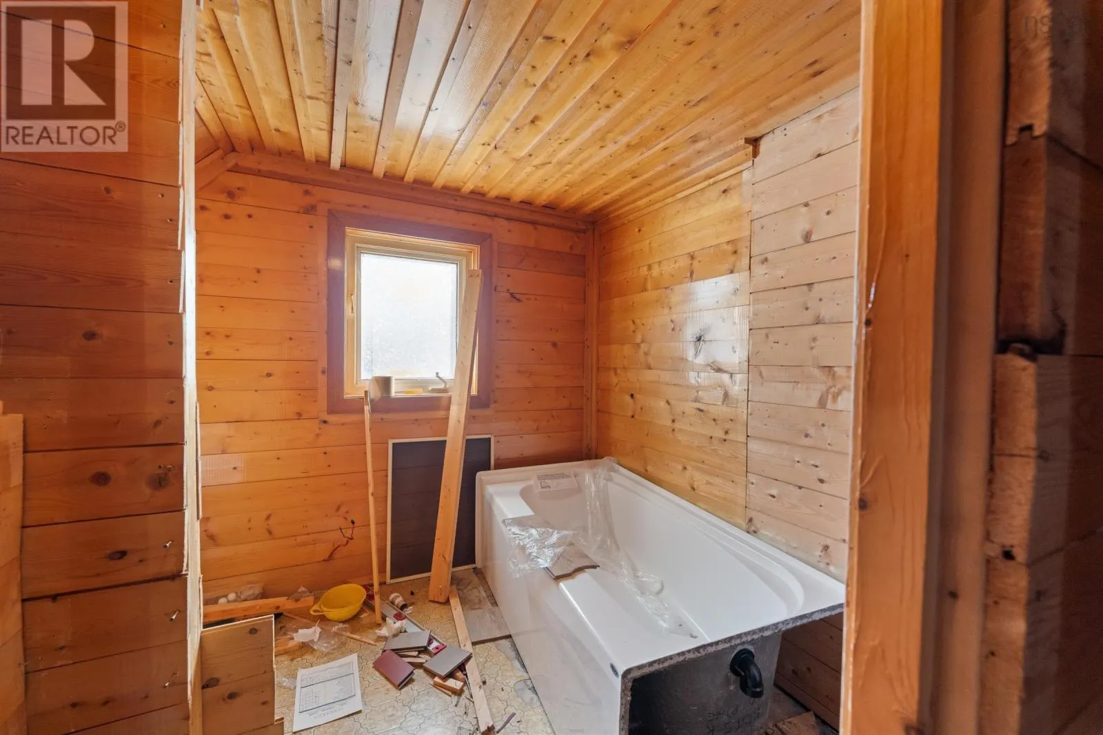 16 Commercial Street