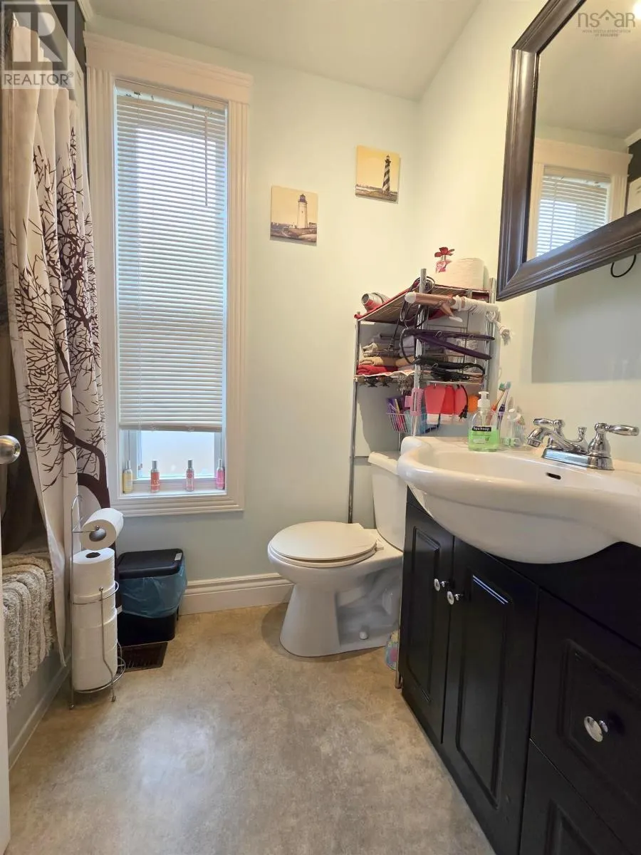 62 West Pleasant Street