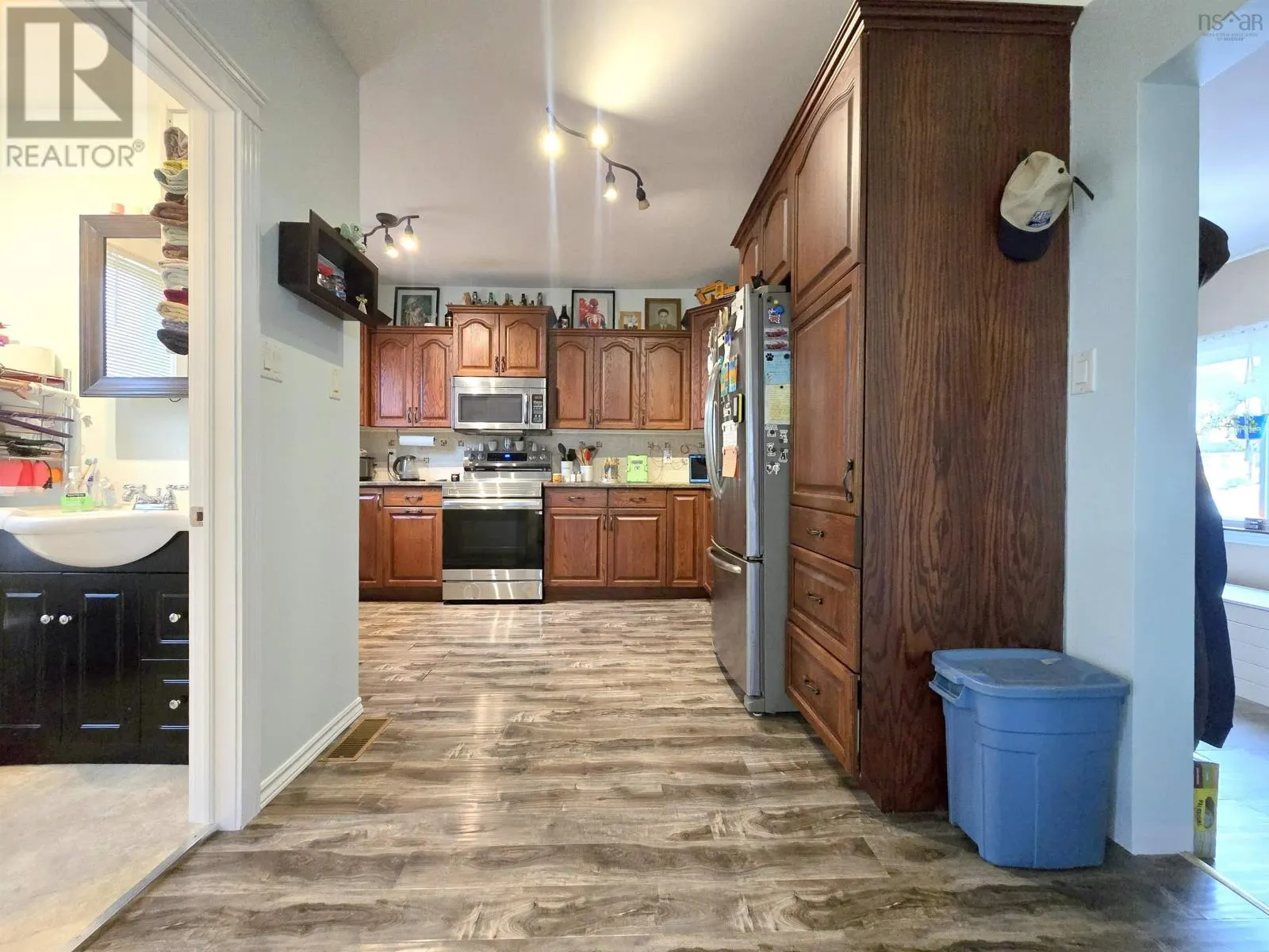 62 West Pleasant Street