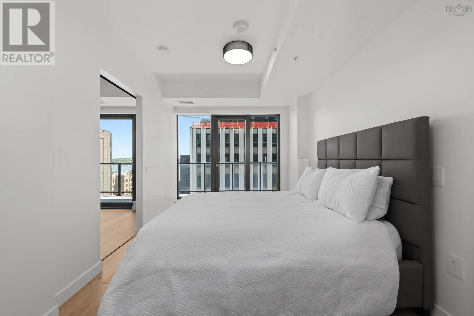 1006 1650 Granville Street