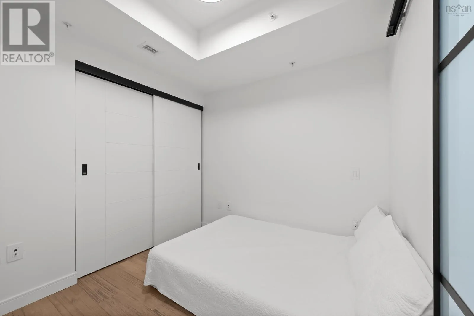 1006 1650 Granville Street