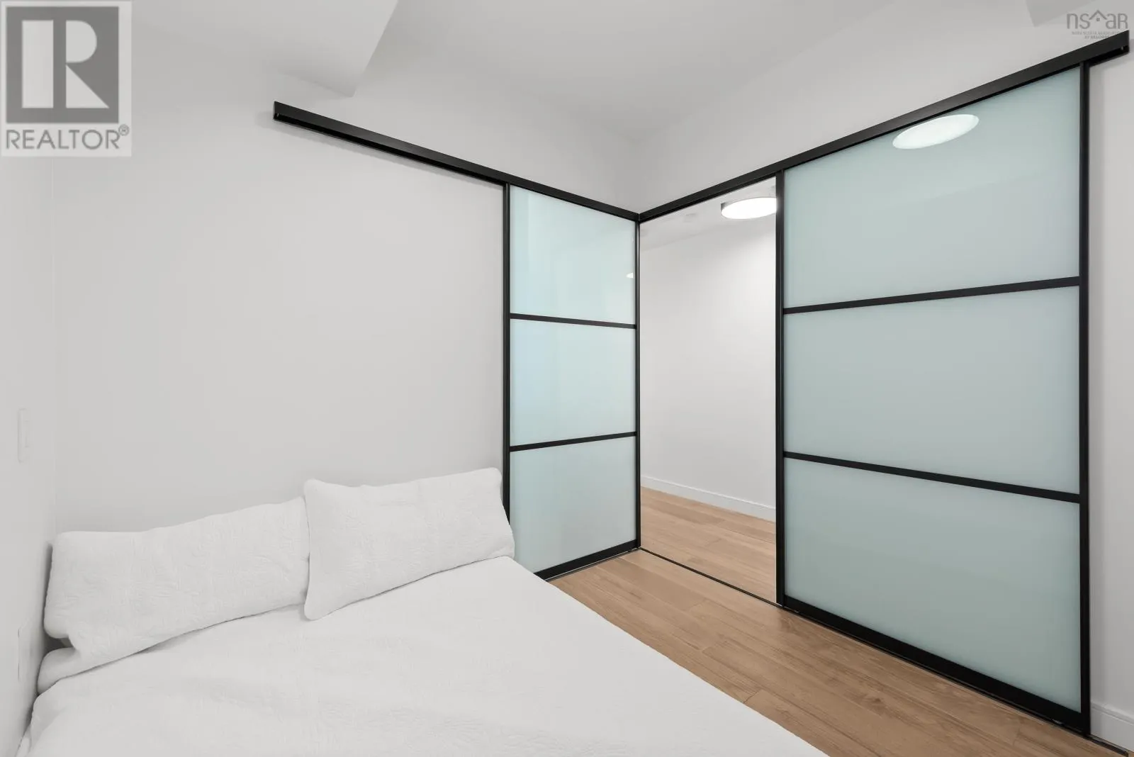 1006 1650 Granville Street