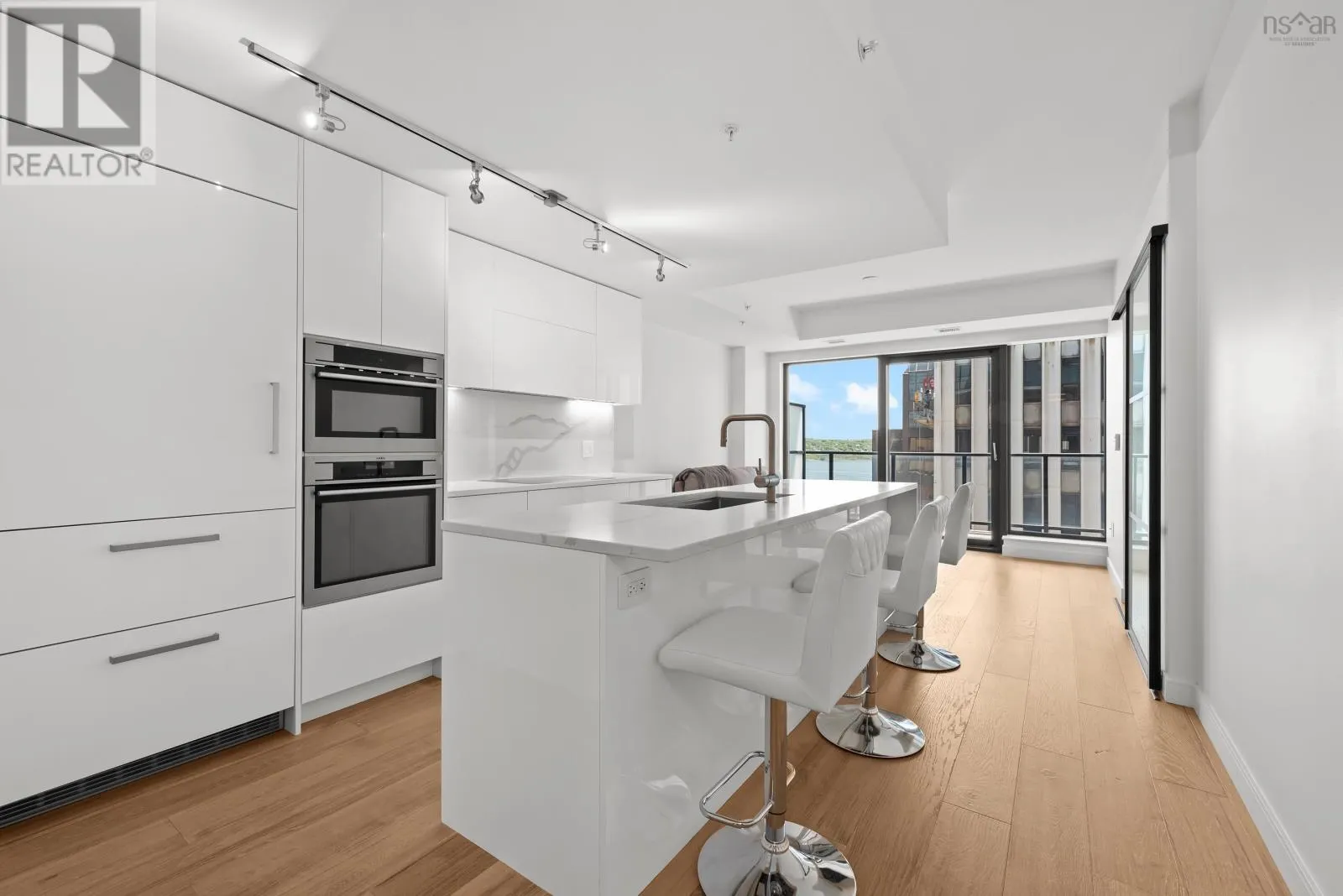 1006 1650 Granville Street