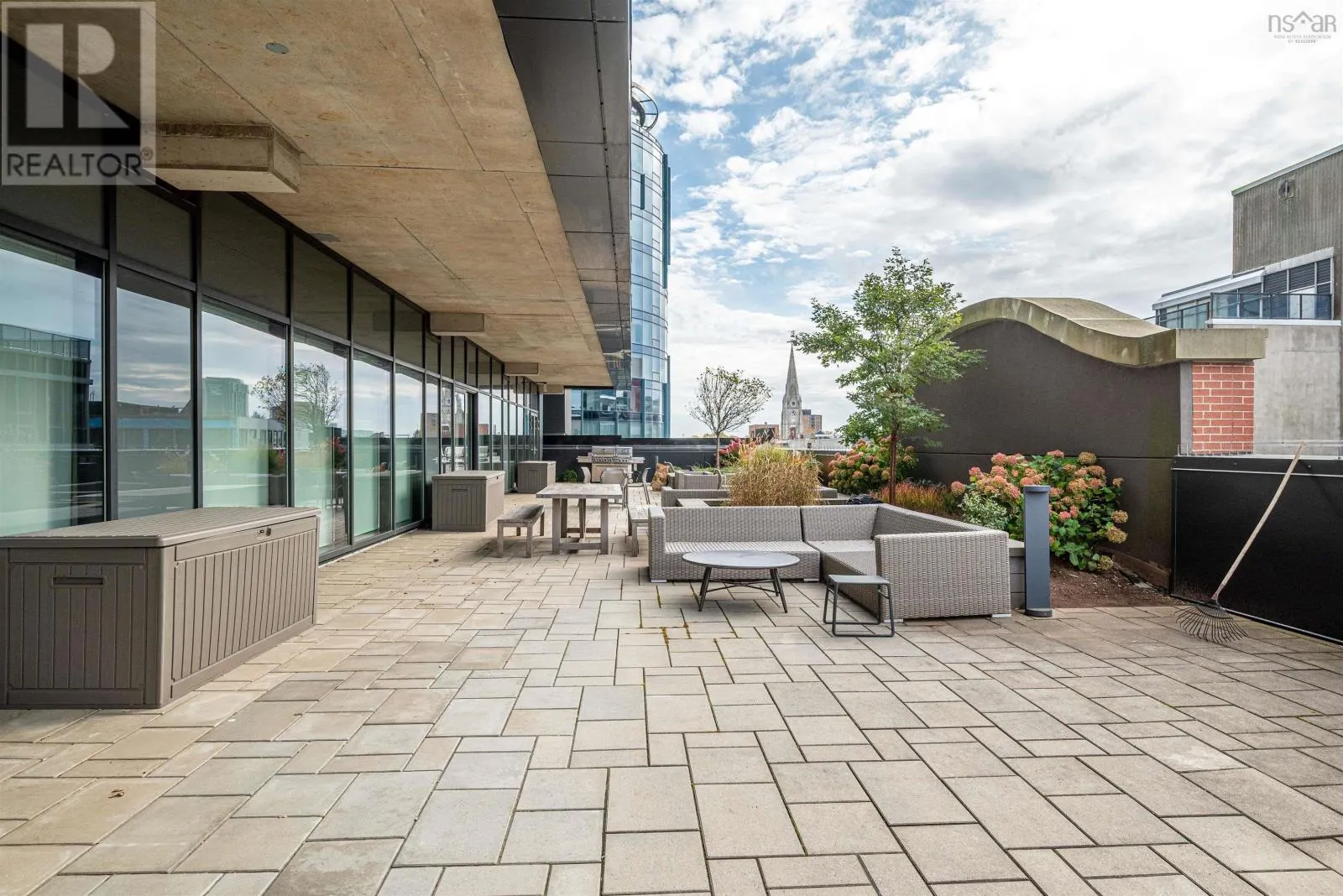 1009 1650 Granville Street