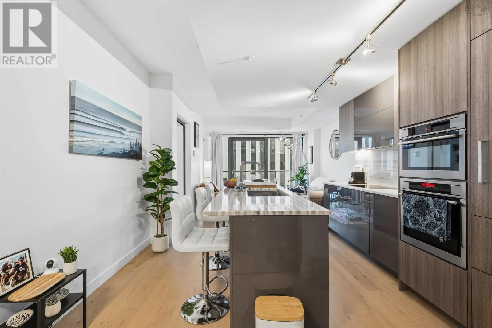 1009 1650 Granville Street