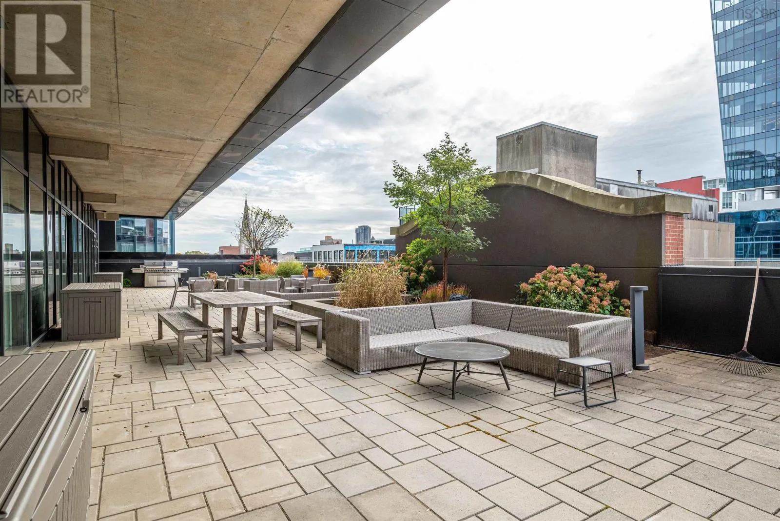 1009 1650 Granville Street