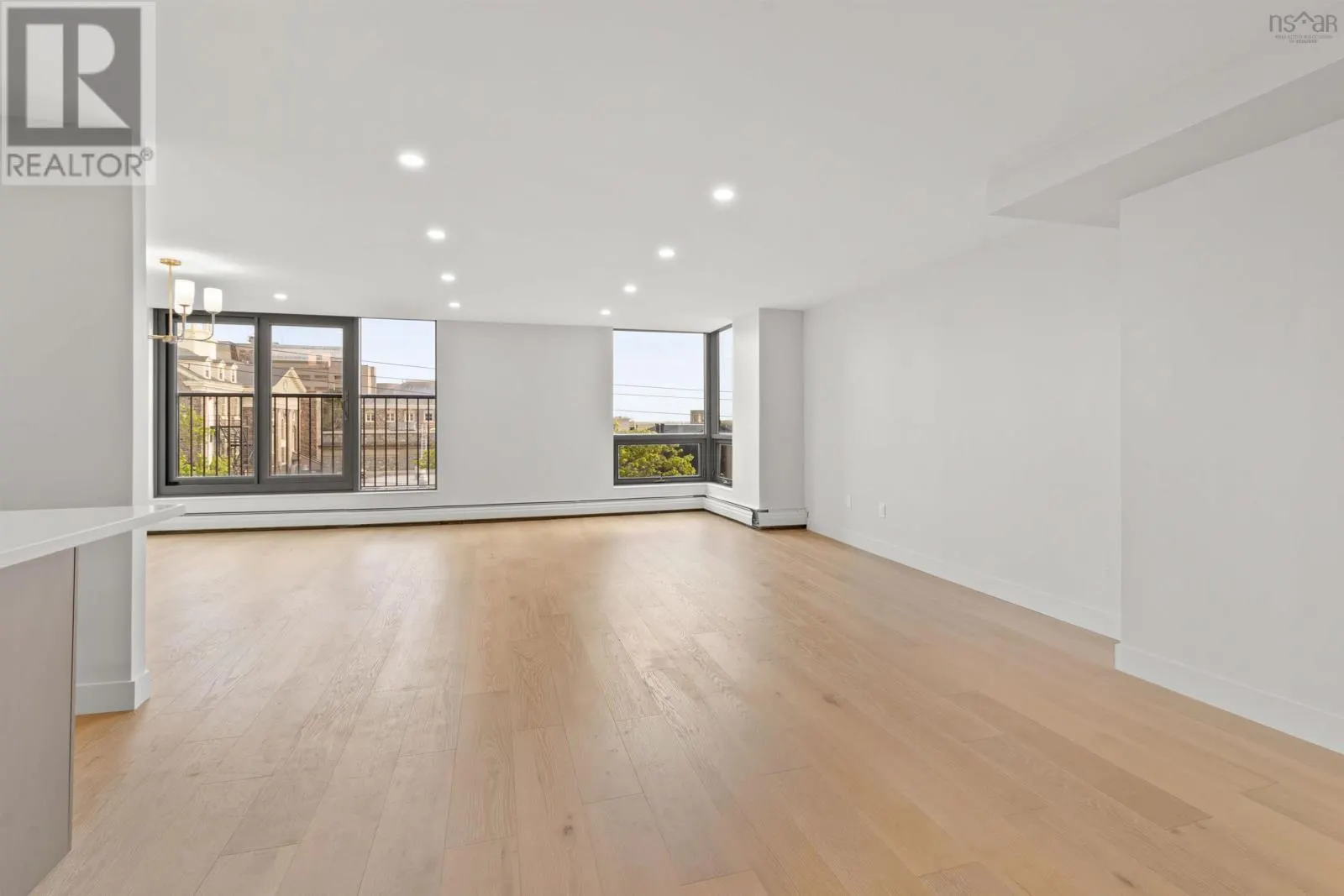 406 6369 Coburg Road