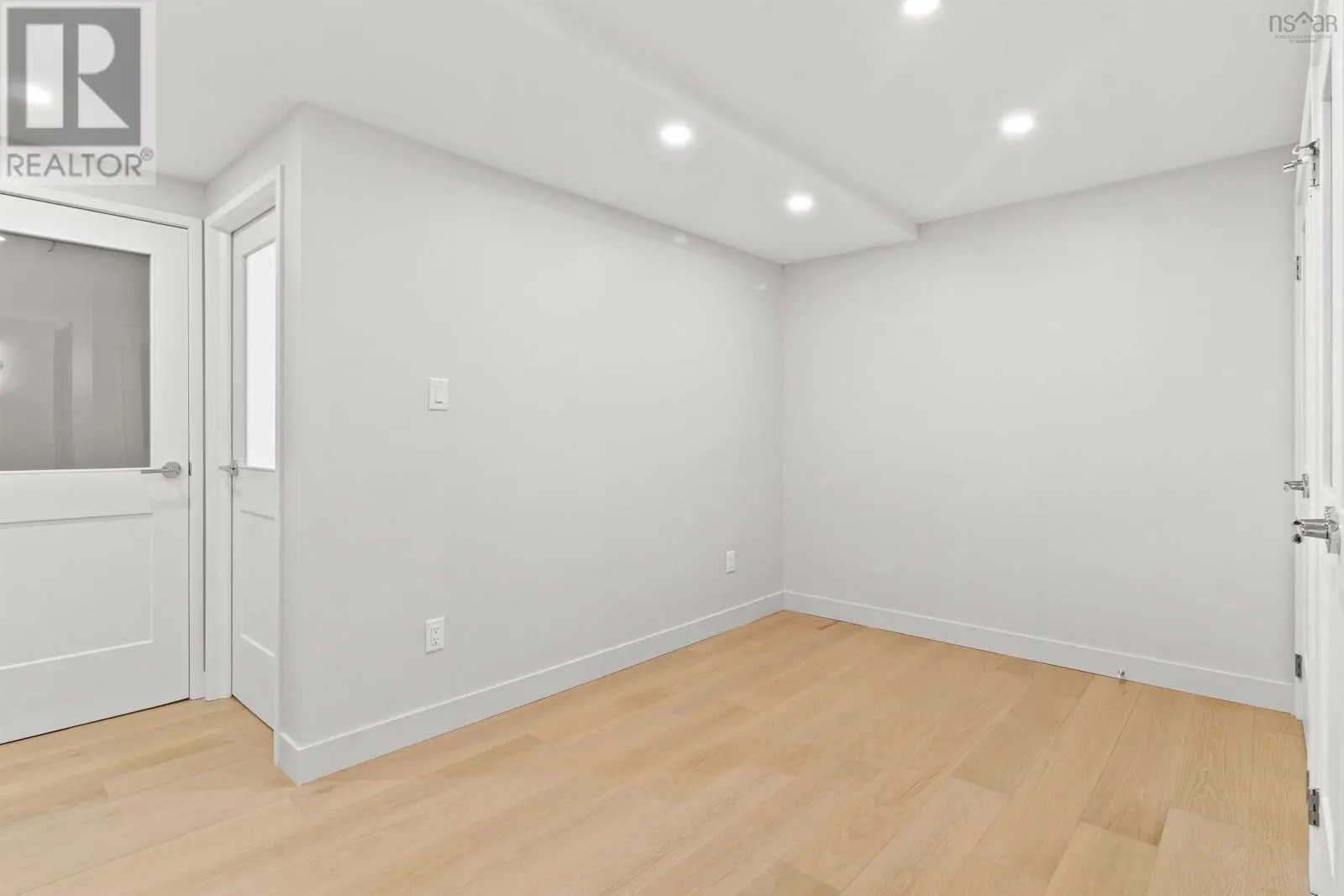 406 6369 Coburg Road