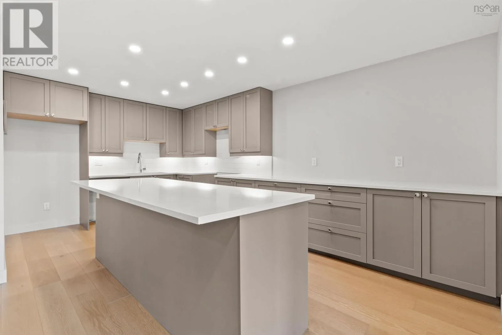 406 6369 Coburg Road