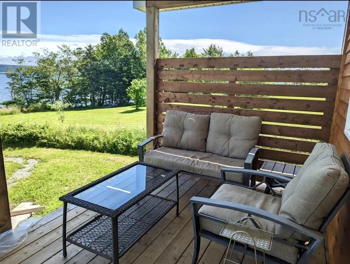 1543 West Lake Ainslie