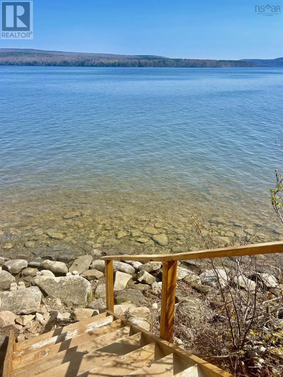 1543 West Lake Ainslie