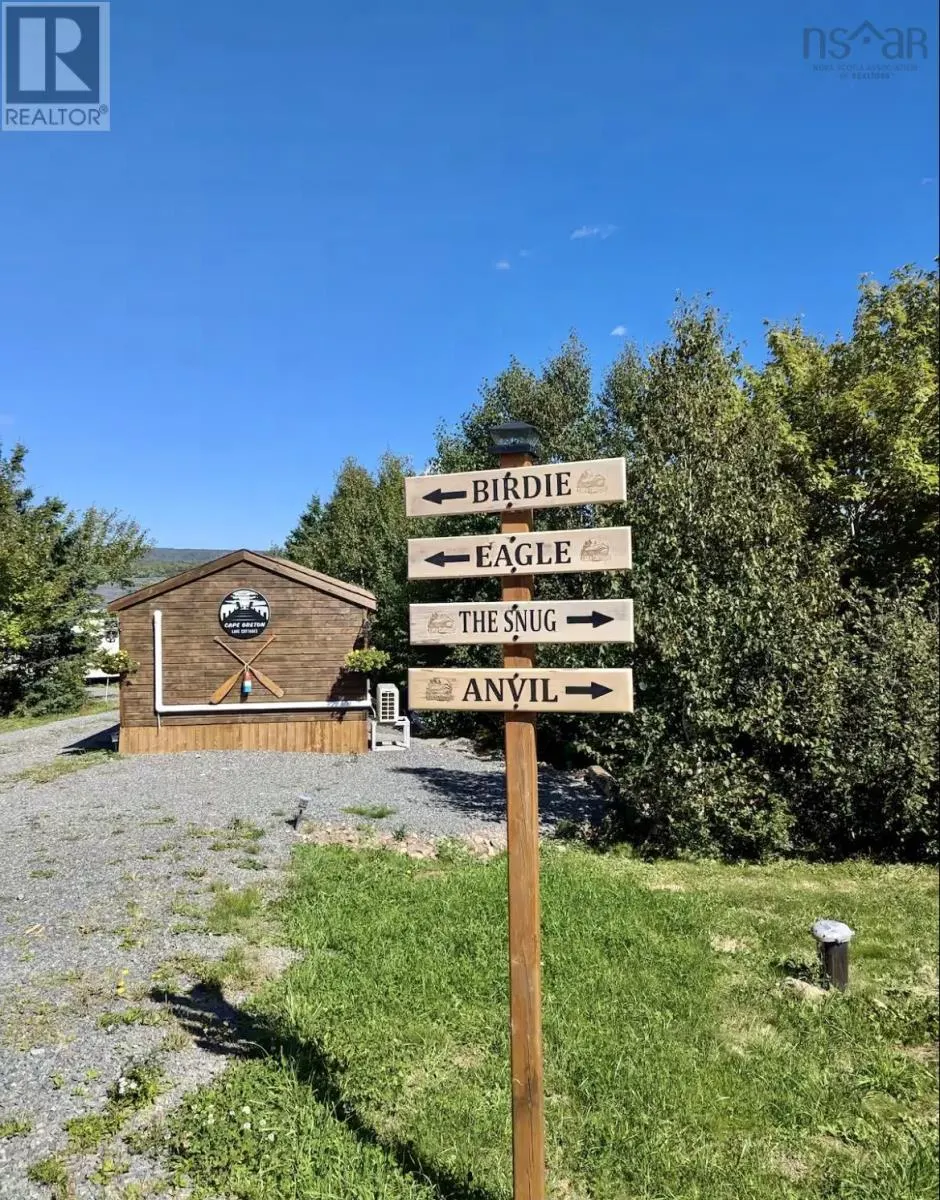 1543 West Lake Ainslie