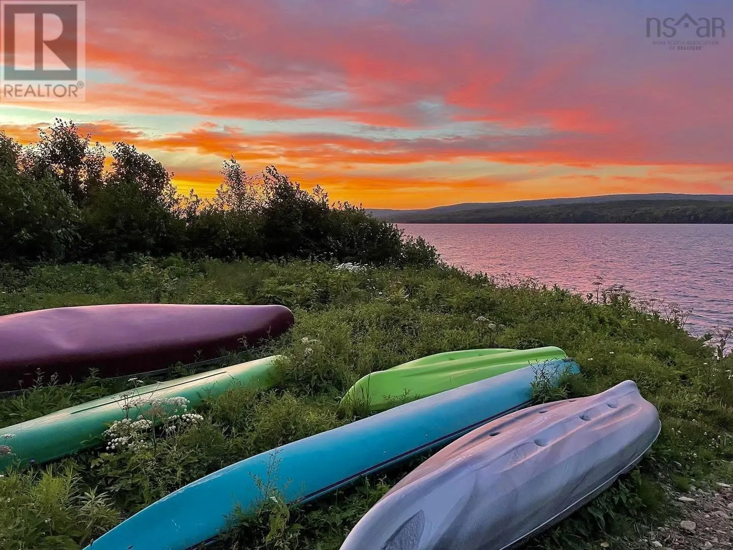 1543 West Lake Ainslie