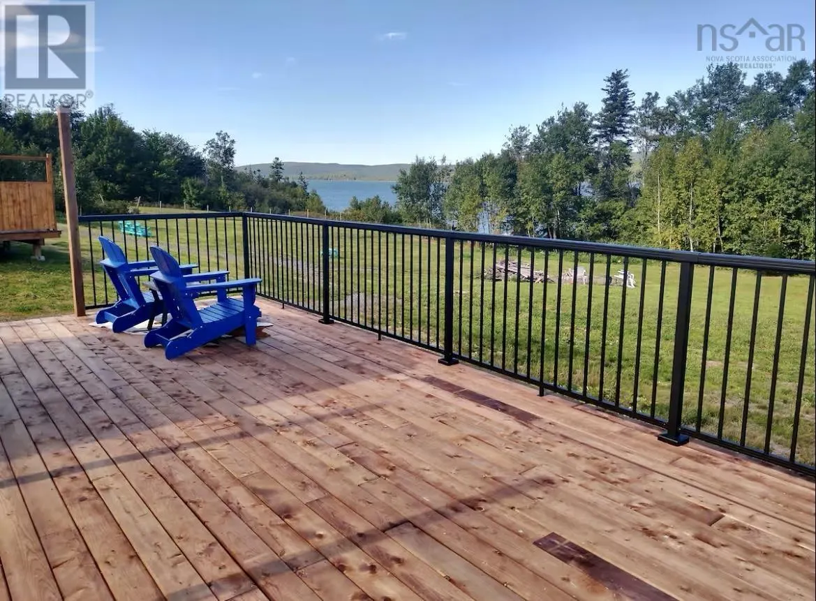 1543 West Lake Ainslie