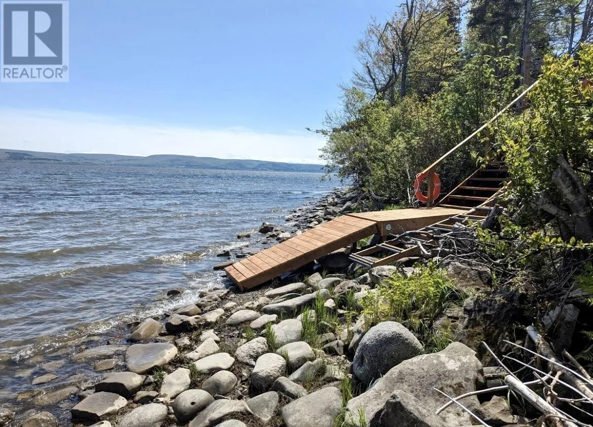 1543 West Lake Ainslie