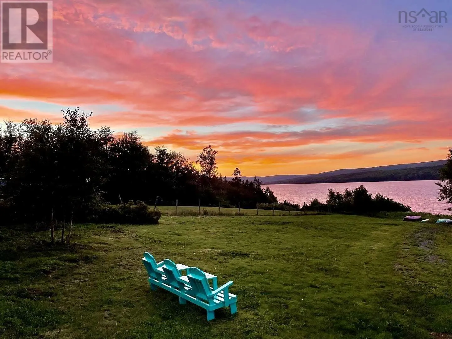 1543 West Lake Ainslie