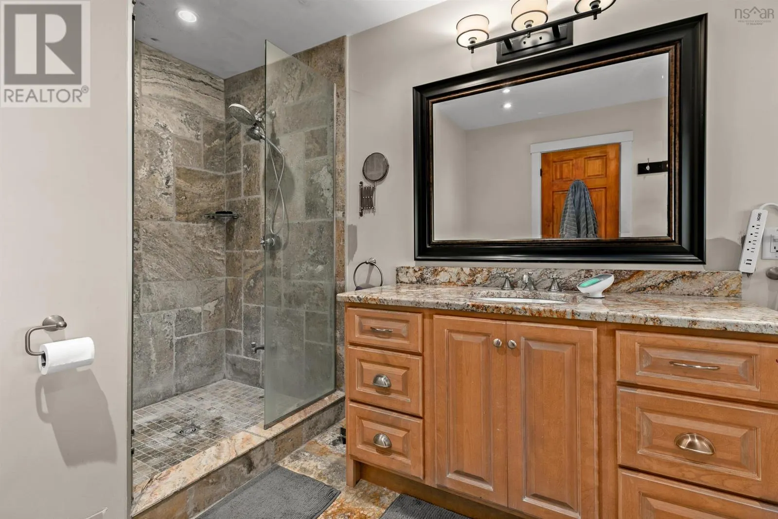 10680 Peggys Cove Road