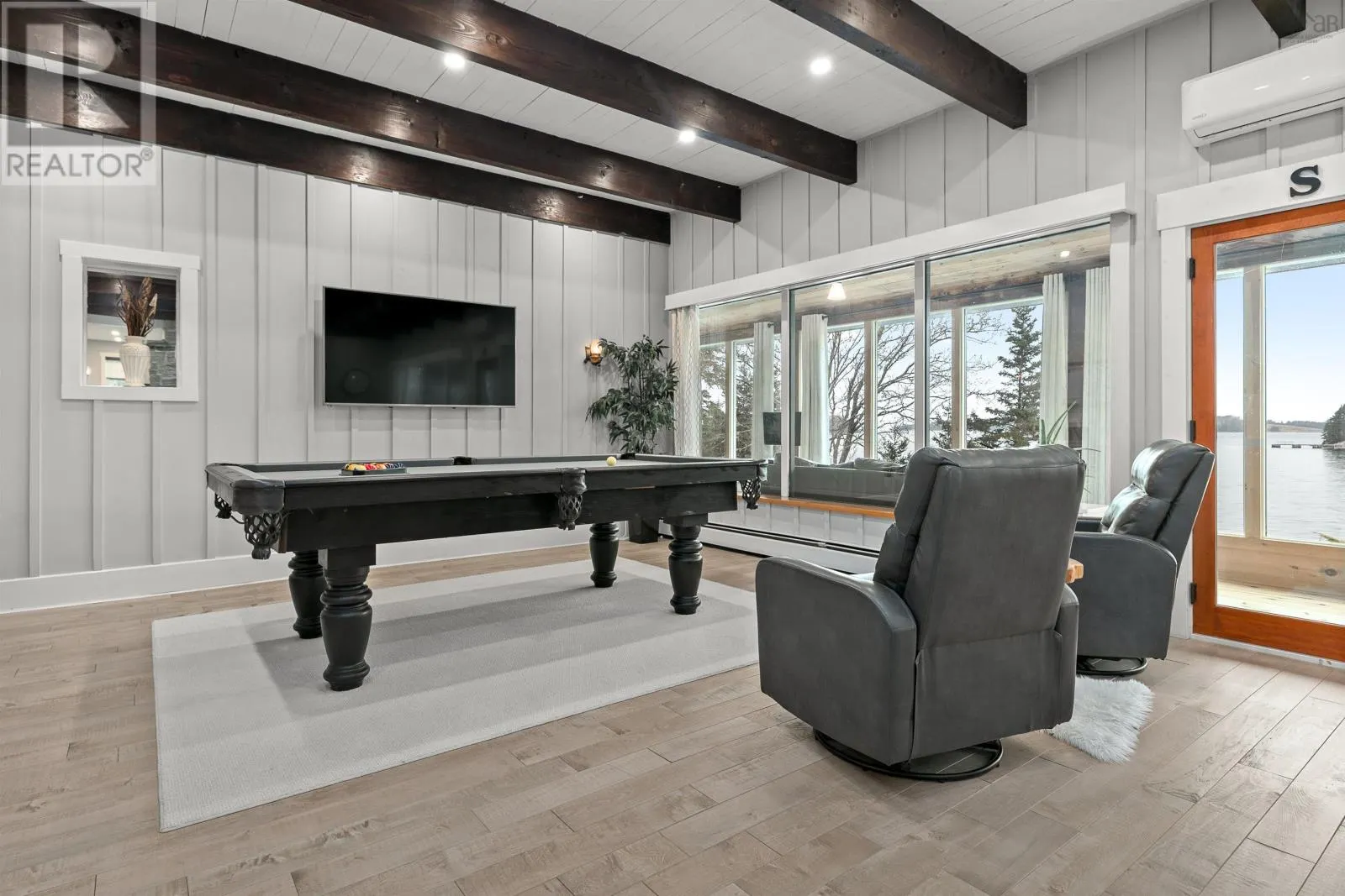 10680 Peggys Cove Road